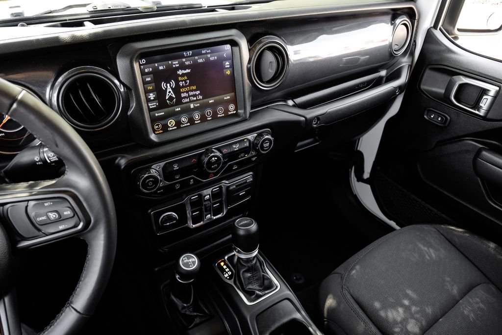 Used 2022 Jeep Gladiator Sport image 32