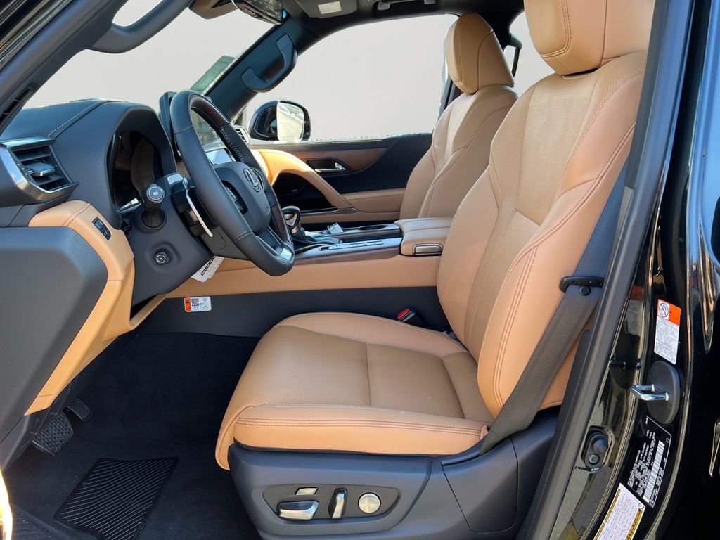 New 2025 Lexus LX 600 4WD w/ Luxury Package image 14