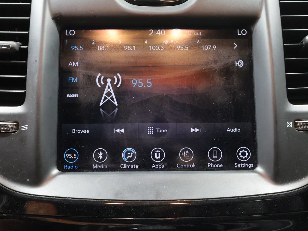 Used 2018 Chrysler 300 S AWD/4WD image 29