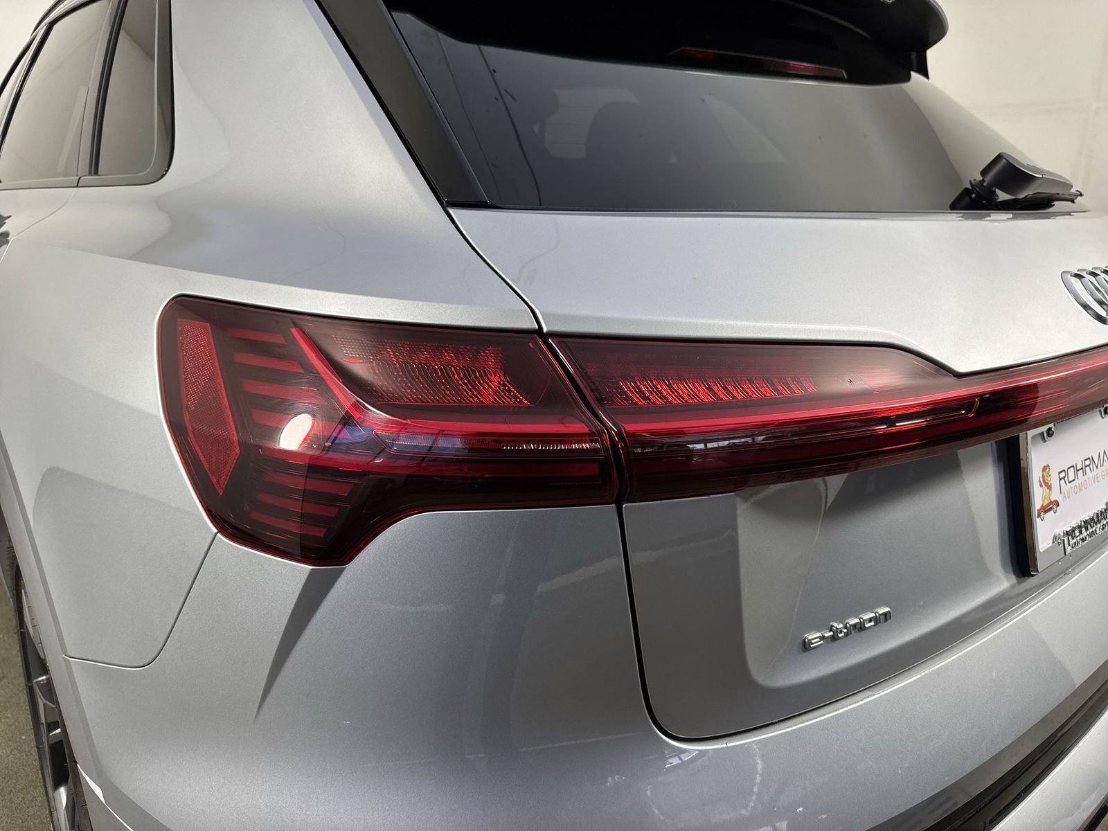 Used 2021 Audi e-tron Premium w/ Convenience Plus Package image 31