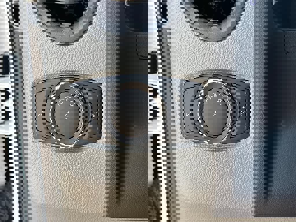 Used 2023 Ford E-450 and Econoline 450 Super Duty w/ Power Windows & Locks Group image 29