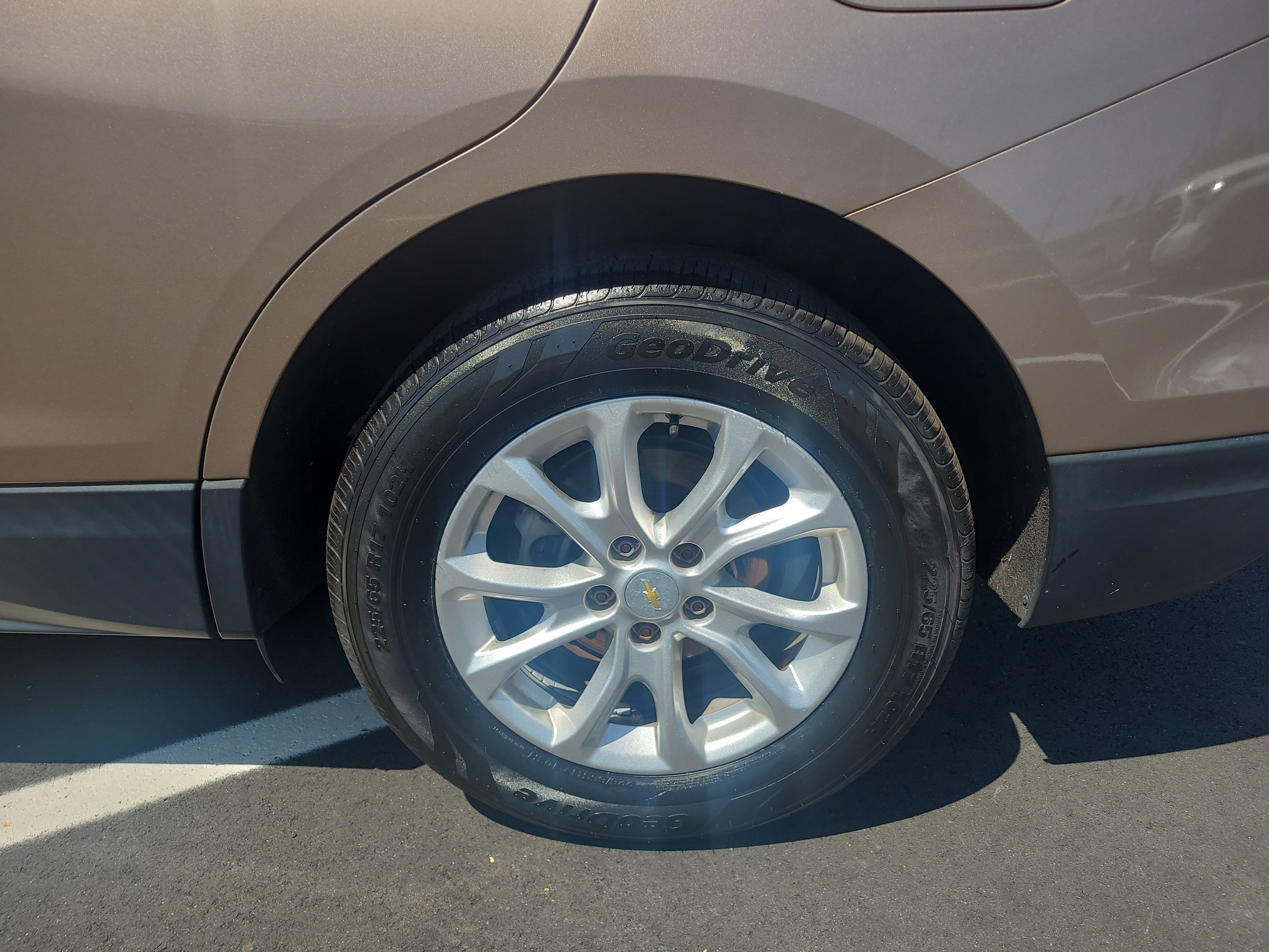 Used 2018 Chevrolet Equinox LT AWD/4WD image 11