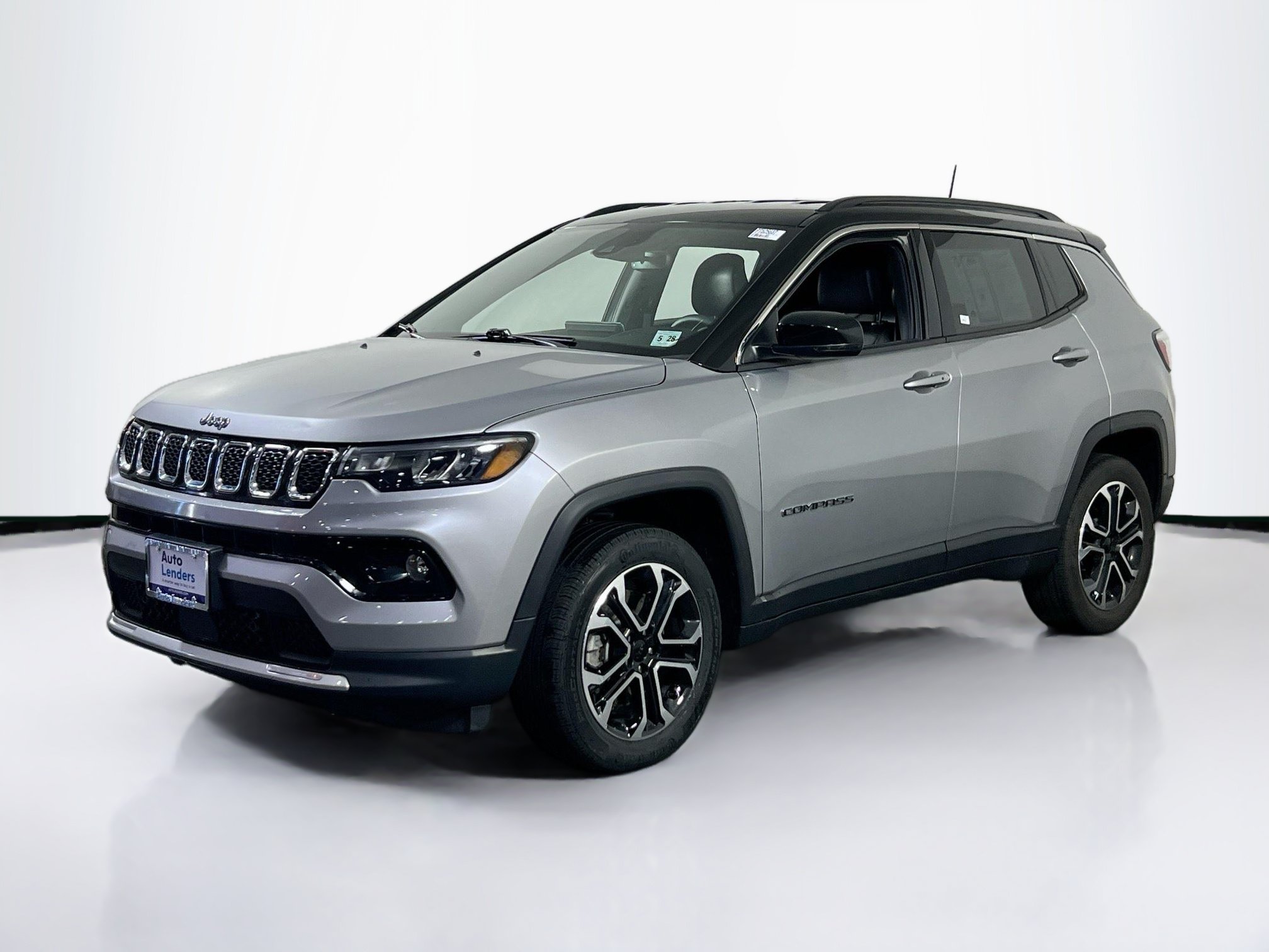 Used 2023 Jeep Compass Limited AWD/4WD image 1