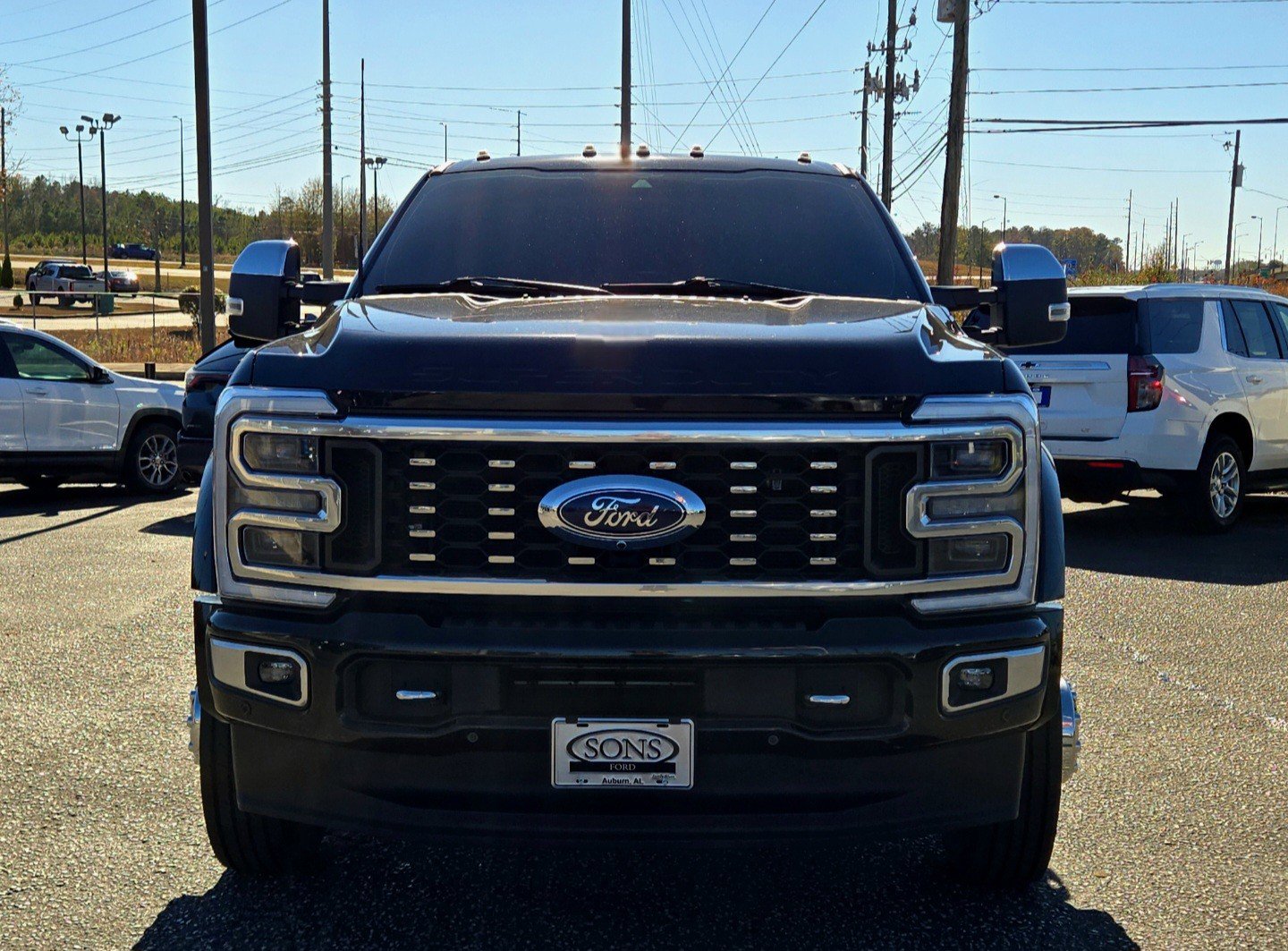 Used 2023 Ford F450 Platinum w/ FX4 Off-Road Package image 4