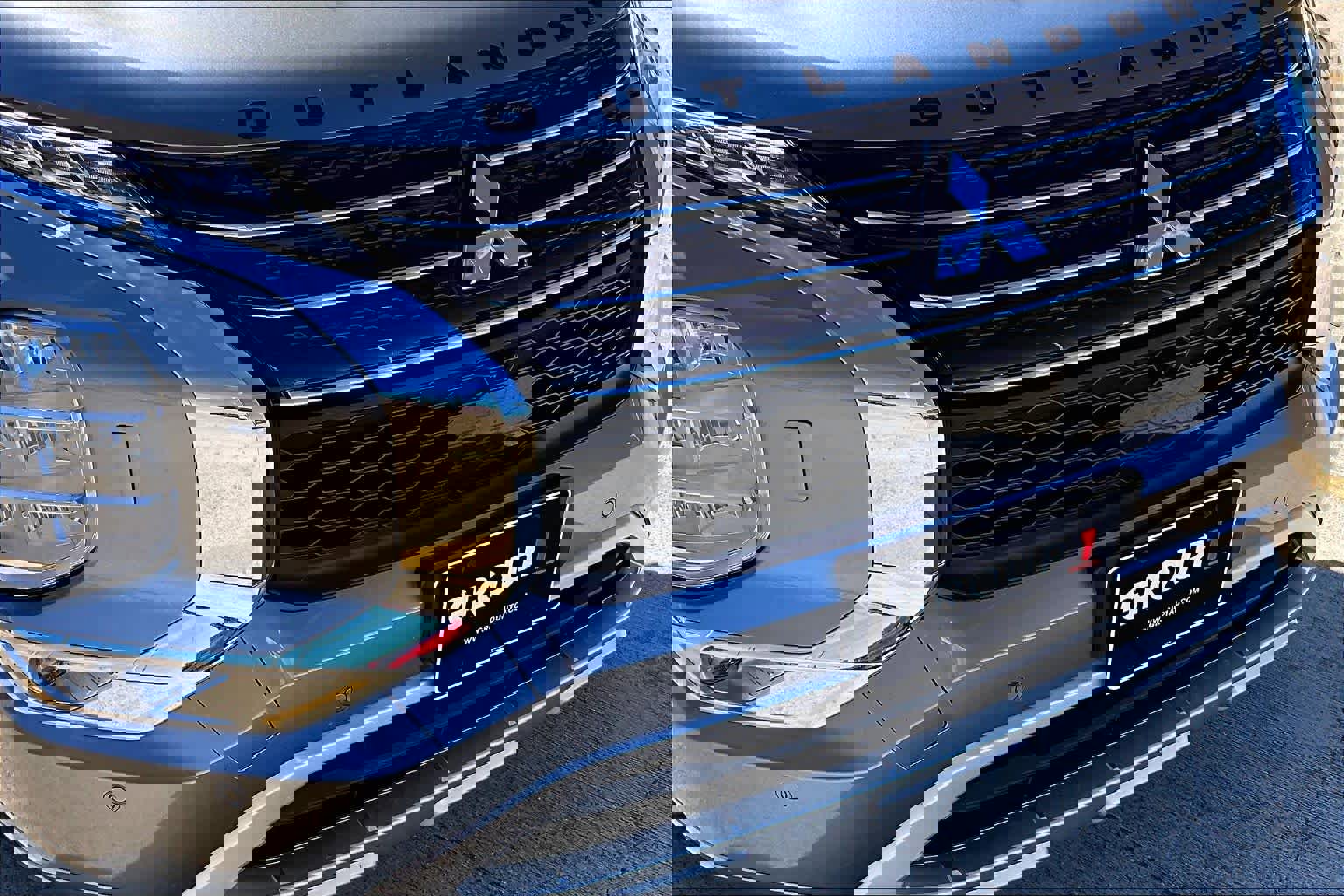 Used 2023 Mitsubishi Outlander SEL image 58