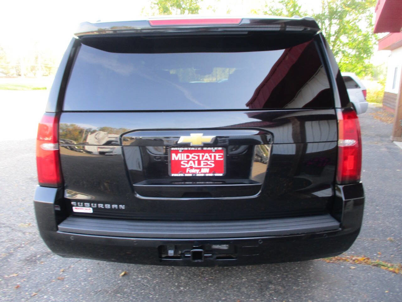 Used 2015 Chevrolet Suburban LT image 7