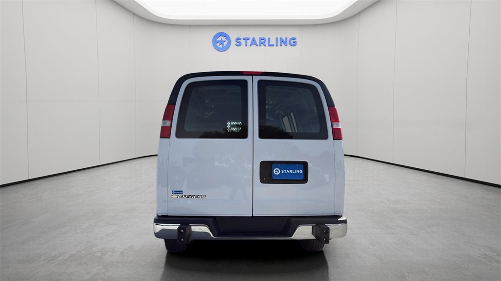 Used 2024 Chevrolet Express 2500 w/ Driver Convenience Package image 7