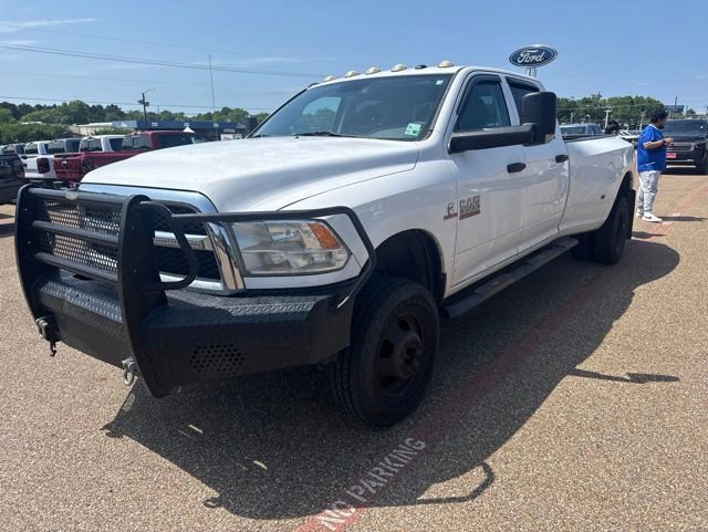 Used 2014 RAM 3500 Tradesman w/ Chrome Appearance Group AWD/4WD image 3