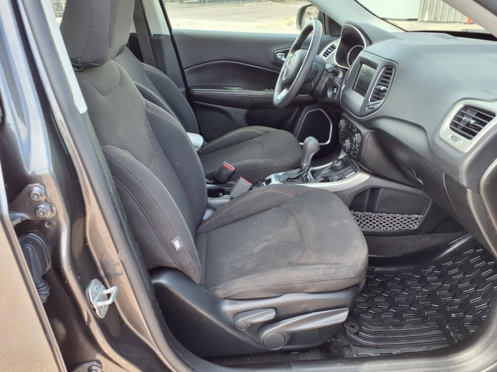 Used 2021 Jeep Compass Sport image 15