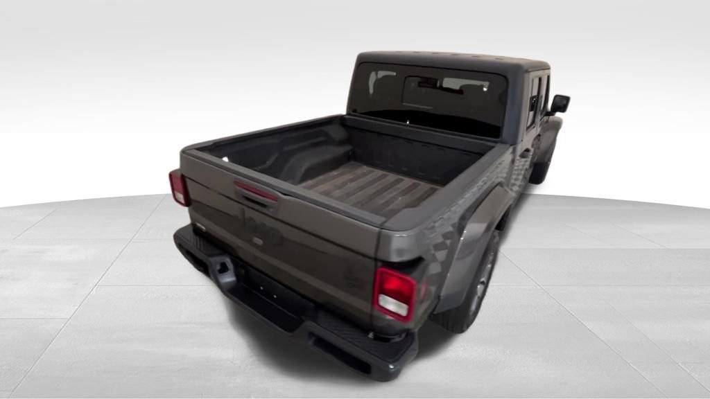 Used 2022 Jeep Gladiator Sport image 9