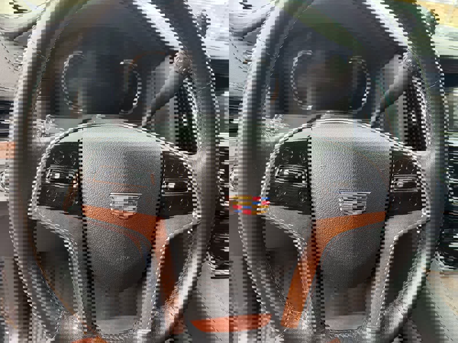 Used 2016 Cadillac Escalade Luxury image 19