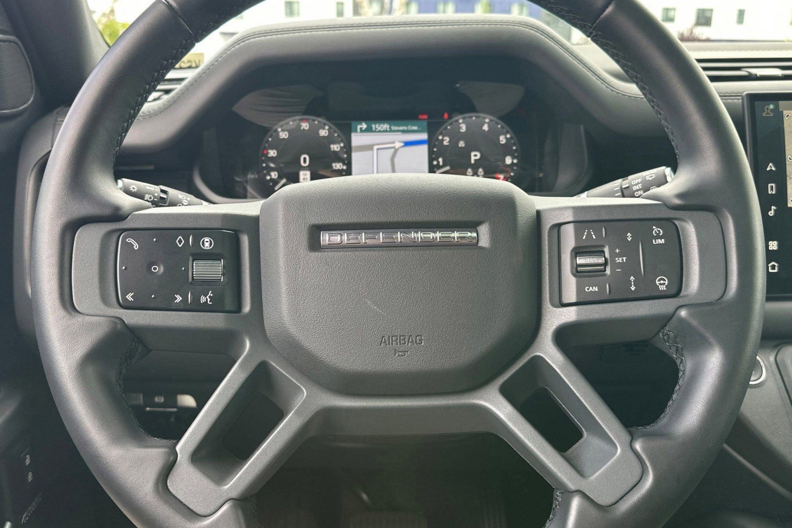 Certified 2025 Land Rover Defender 130 X-Dynamic SE AWD/4WD image 15