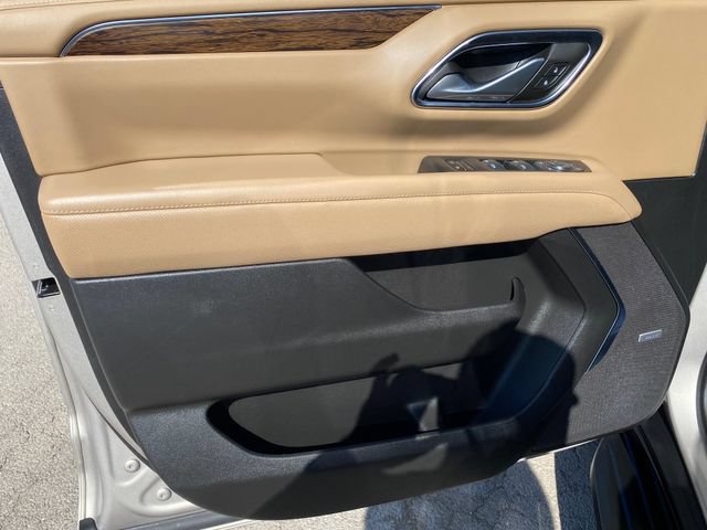 Used 2024 Chevrolet Suburban Premier AWD/4WD image 10