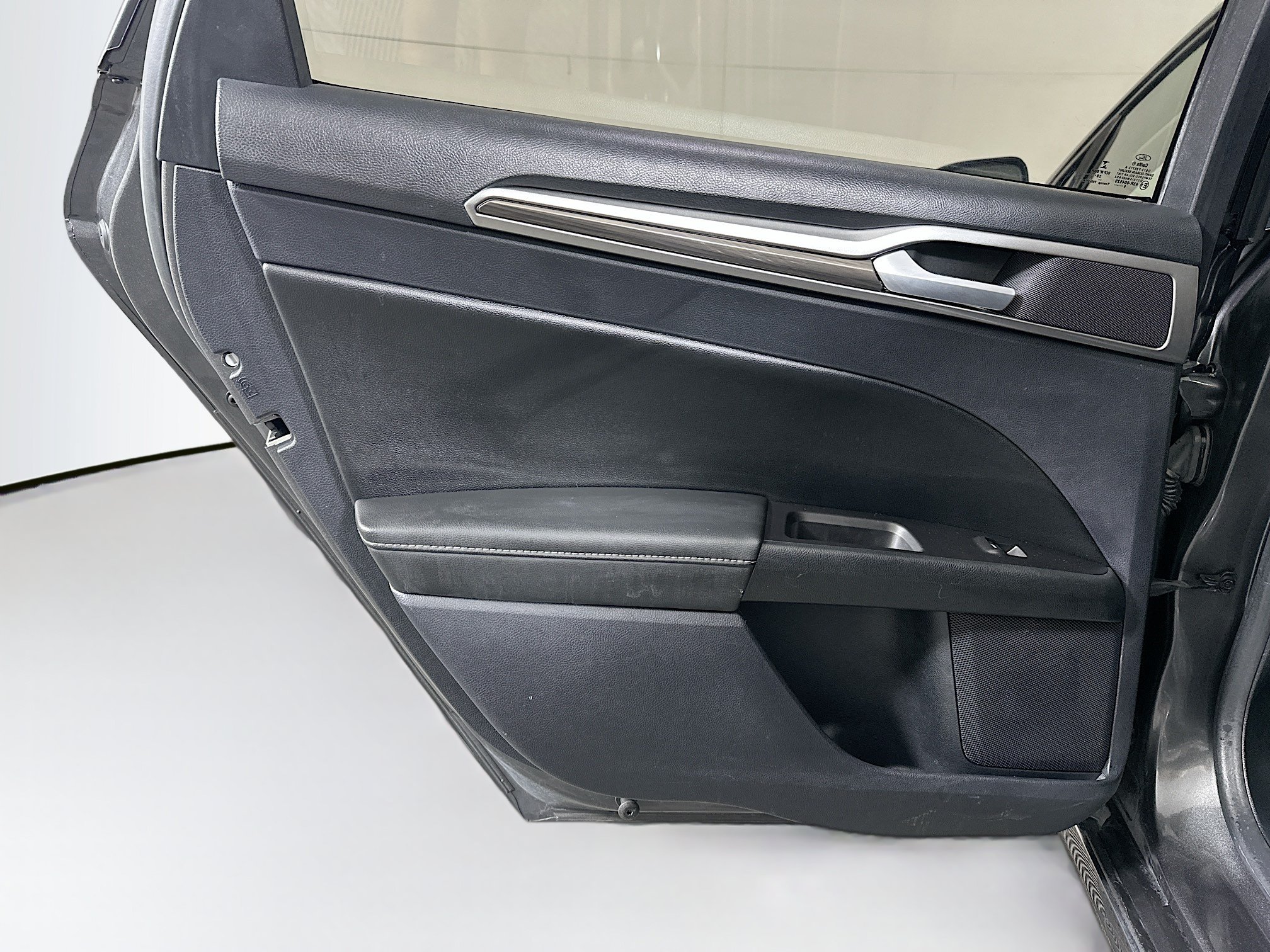 Used 2020 Ford Fusion SEL FWD image 27