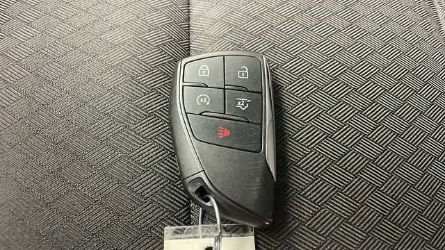 Used 2023 GMC Yukon XL SLE image 41