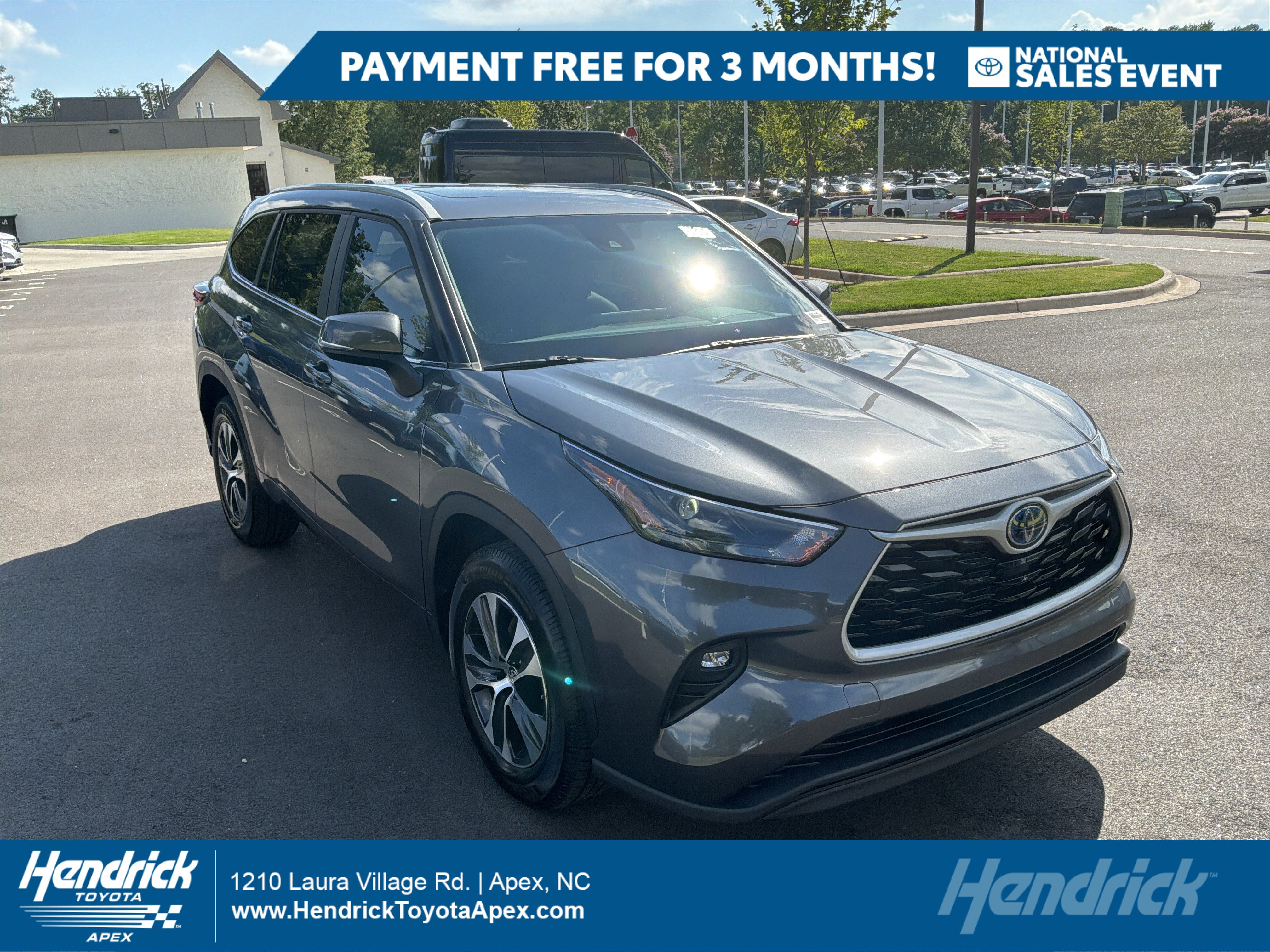Used 2023 Toyota Highlander XLE
