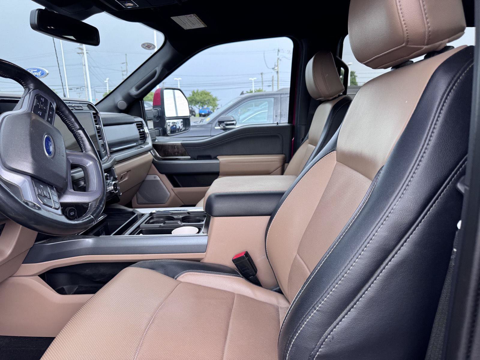 Used 2023 Ford F250 Lariat w/ Sport Appearance Package AWD/4WD image 7