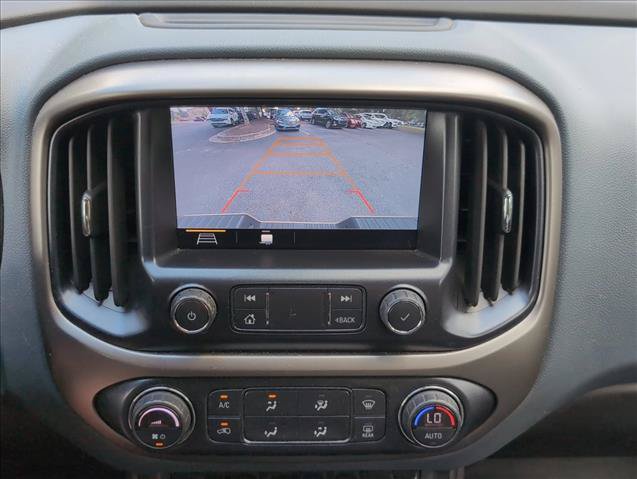 Used 2022 Chevrolet Colorado Z71 AWD/4WD image 16