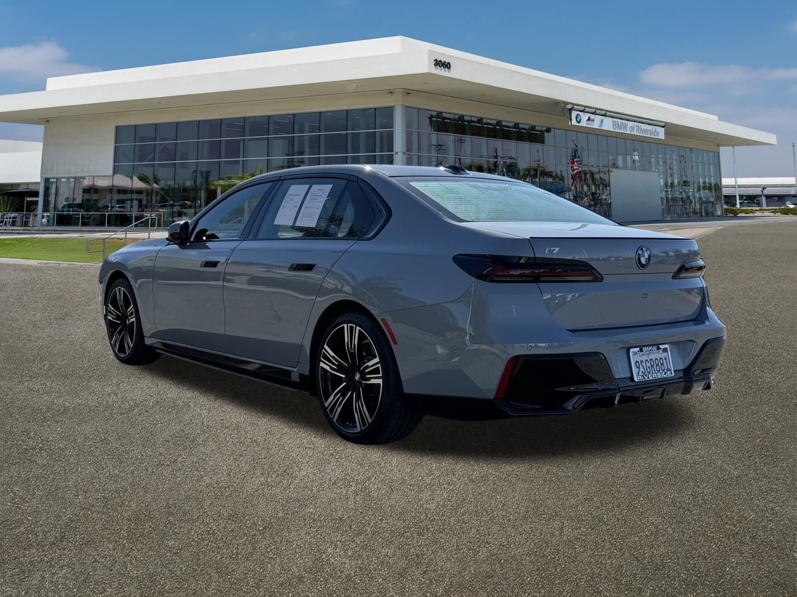 Used 2025 BMW i7 eDrive50 w/ M Sport Package image 8