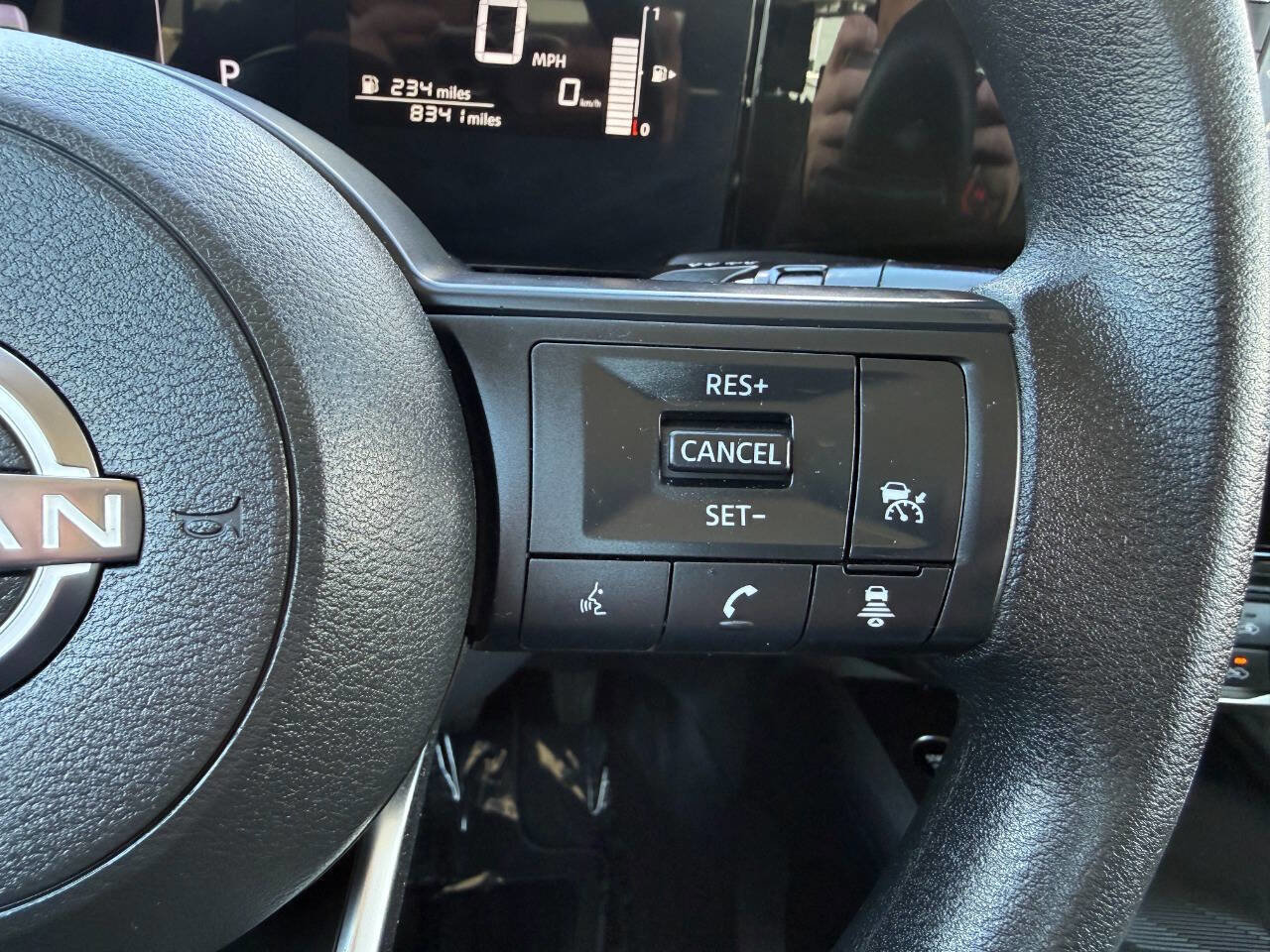 Used 2025 Nissan Kicks S image 32