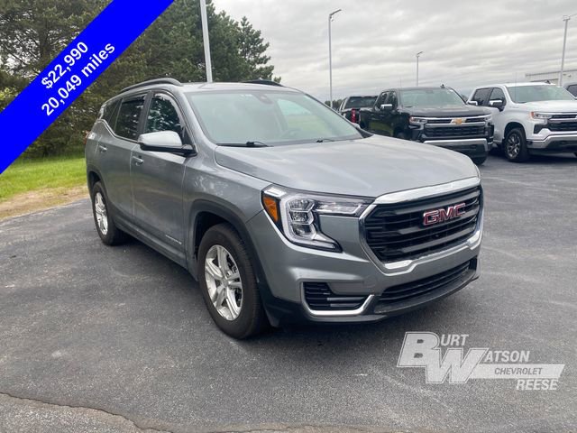 Used 2023 GMC Terrain SLE w/ Driver Convenience Package FWD image 11