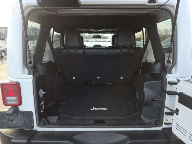 Used 2014 Jeep Wrangler Unlimited Rubicon w/ Connectivity Group image 12