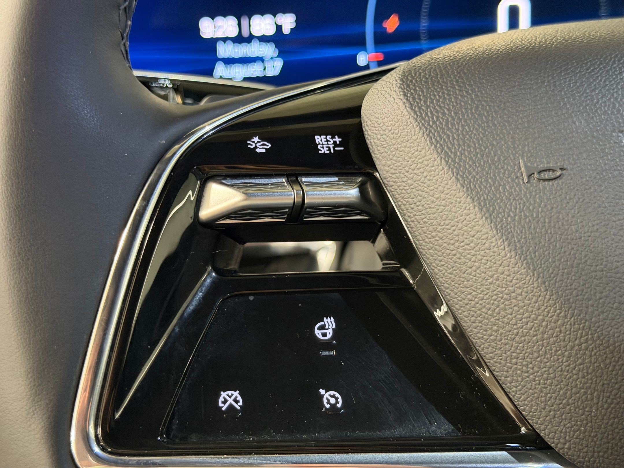 Certified 2024 Cadillac Lyriq Luxury RWD image 15