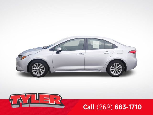 Used 2023 Toyota Corolla LE w/ LE Convenience Package image 4
