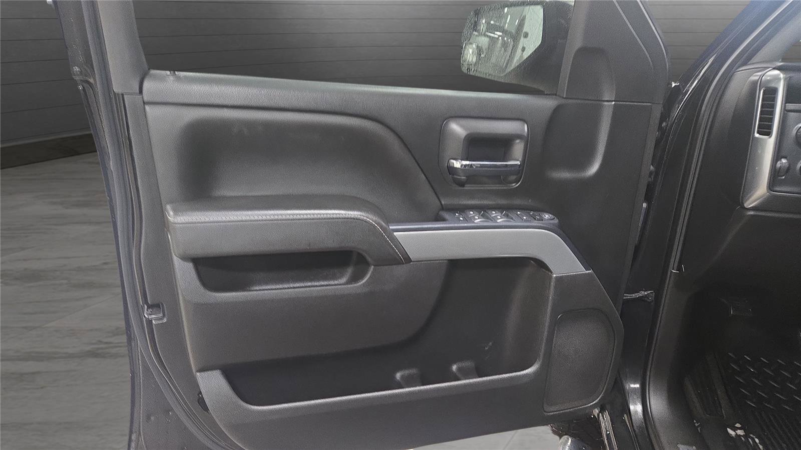 Used 2017 Chevrolet Silverado 1500 LT w/ All Star Edition image 22