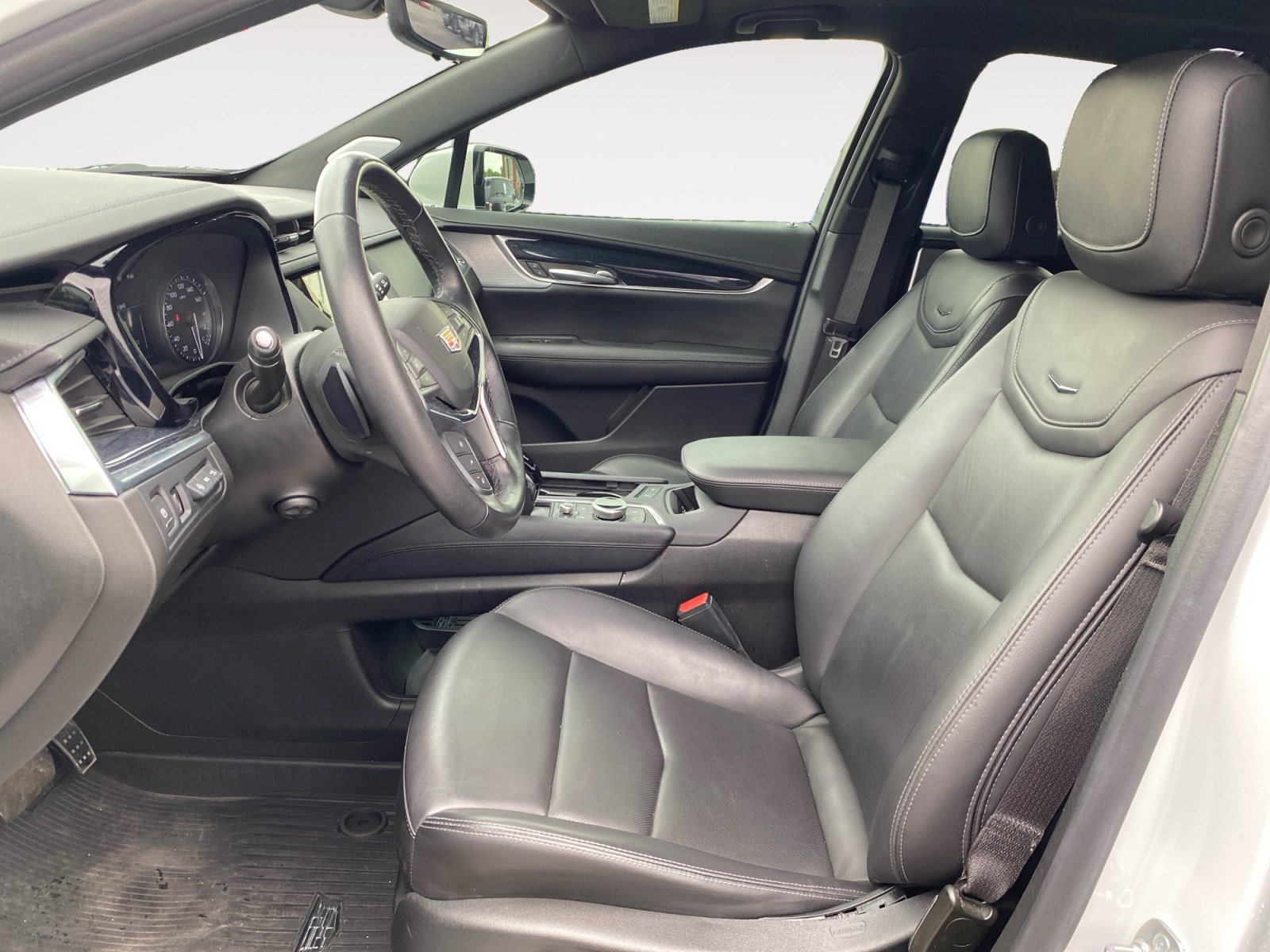 Used 2024 Cadillac XT5 Premium Luxury w/ Technology Package FWD image 10