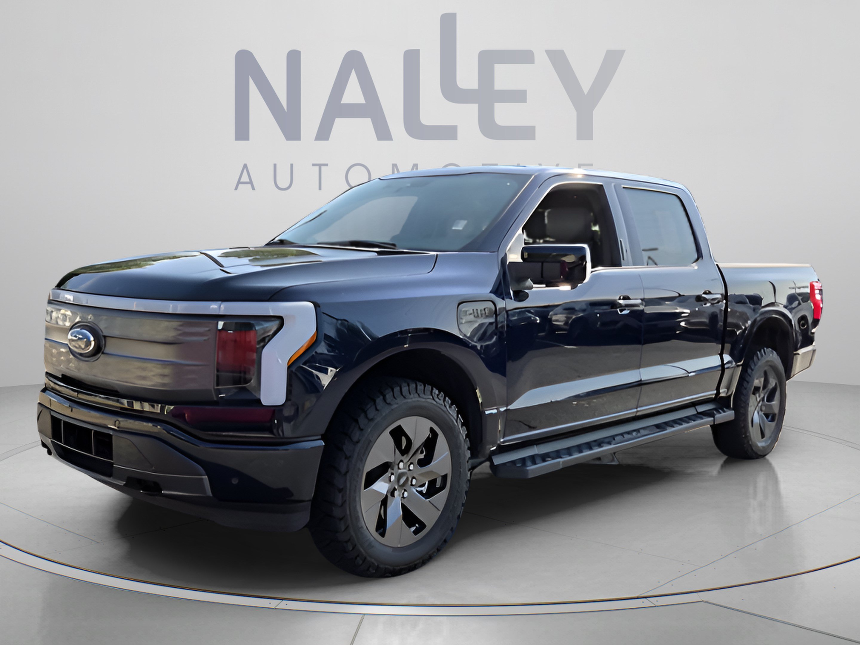 Used 2023 Ford F150 Lightning Lariat AWD/4WD image 1