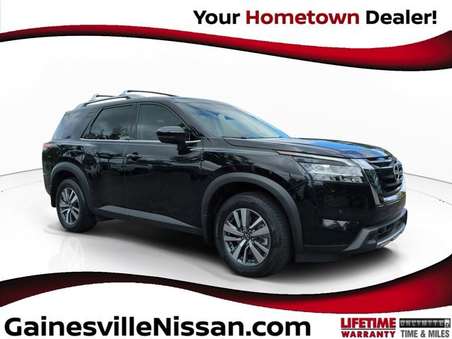 Used 2024 Nissan Pathfinder SL image 1