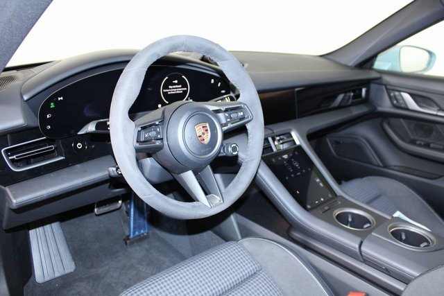 New 2025 Porsche Taycan image 4