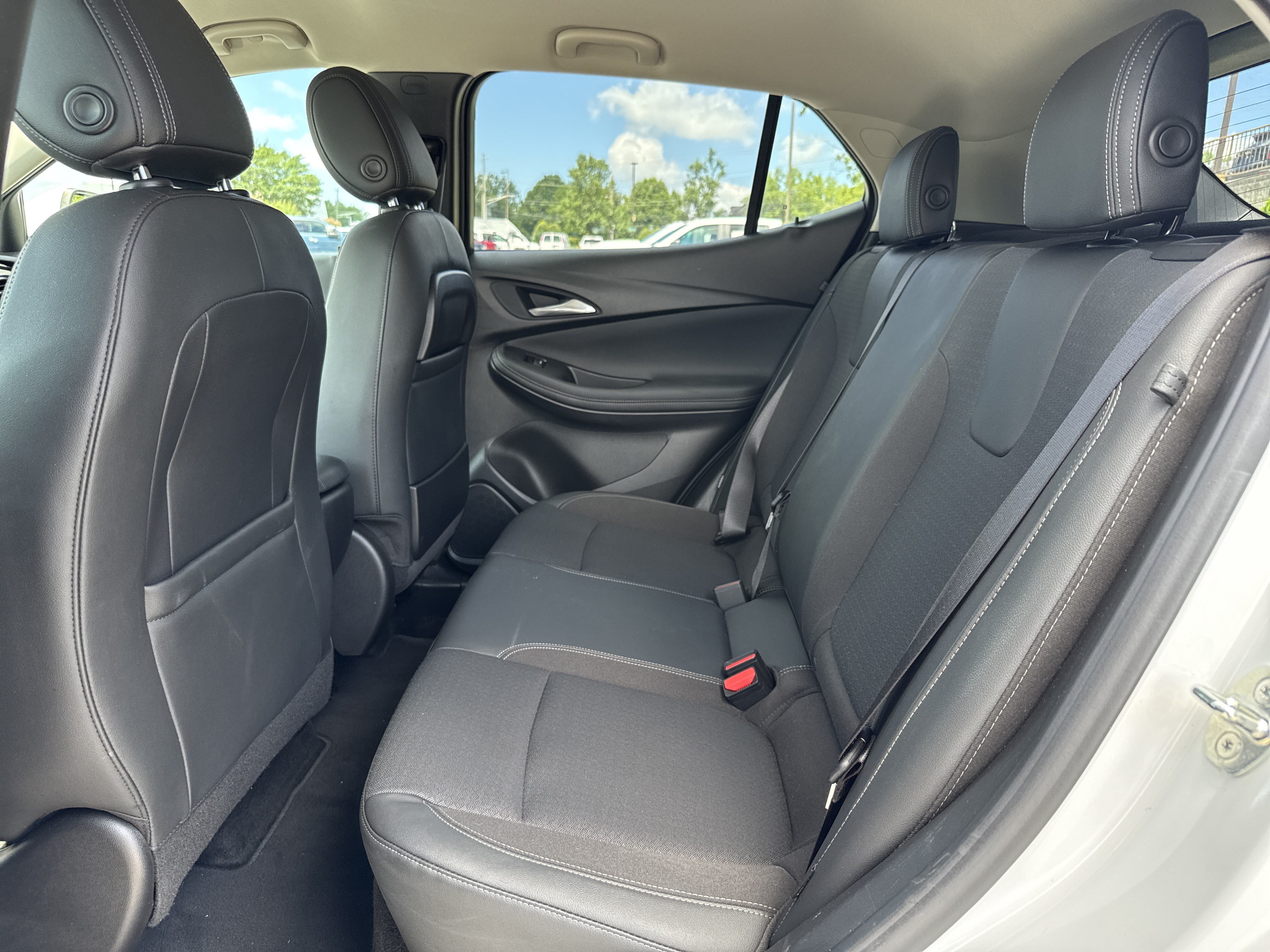 Used 2020 Buick Encore GX Preferred w/ Cold Weather Comfort Package FWD image 27
