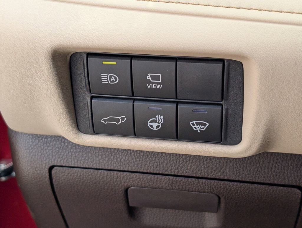 Used 2021 Toyota Highlander Platinum image 27