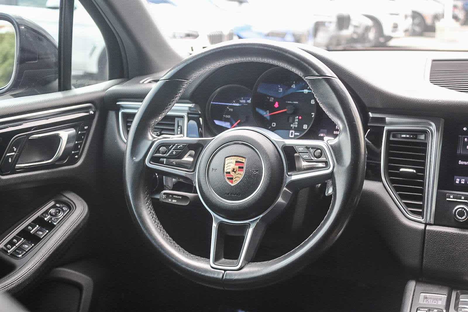 Used 2018 Porsche Macan Sport Edition AWD/4WD image 15