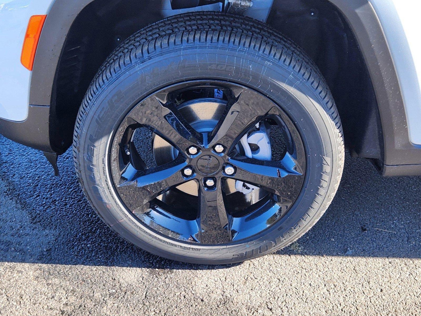 New 2025 Jeep Grand Cherokee Altitude image 20