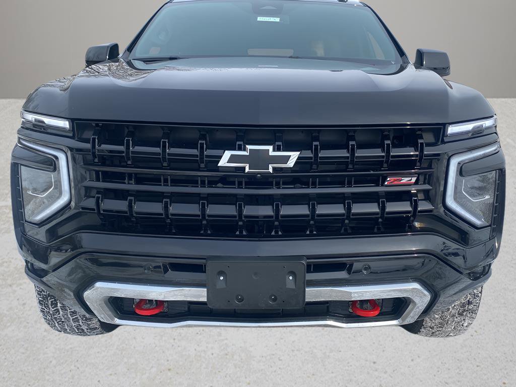 Used 2025 Chevrolet Suburban Z71 image 8