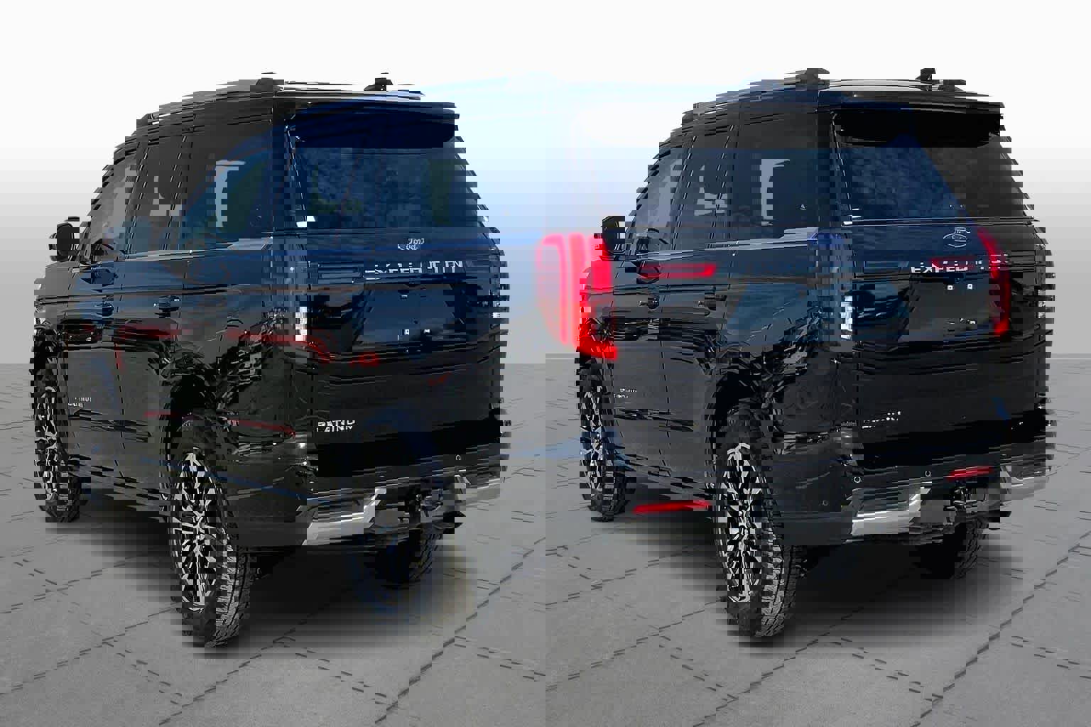 Certified 2025 Ford Expedition Platinum image 12