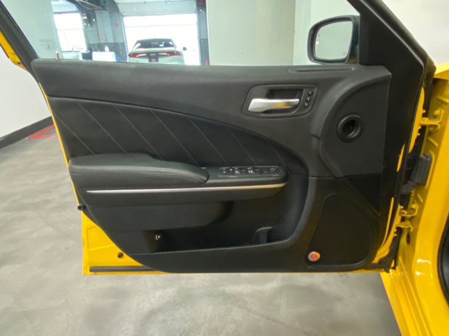 Used 2017 Dodge Charger R/T Scat Pack w/ Dynamics Package RWD image 43