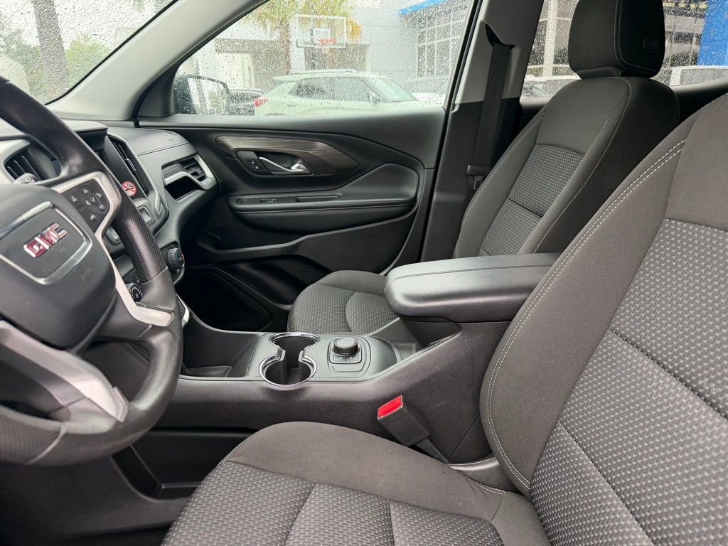 Used 2024 GMC Terrain SLE image 8