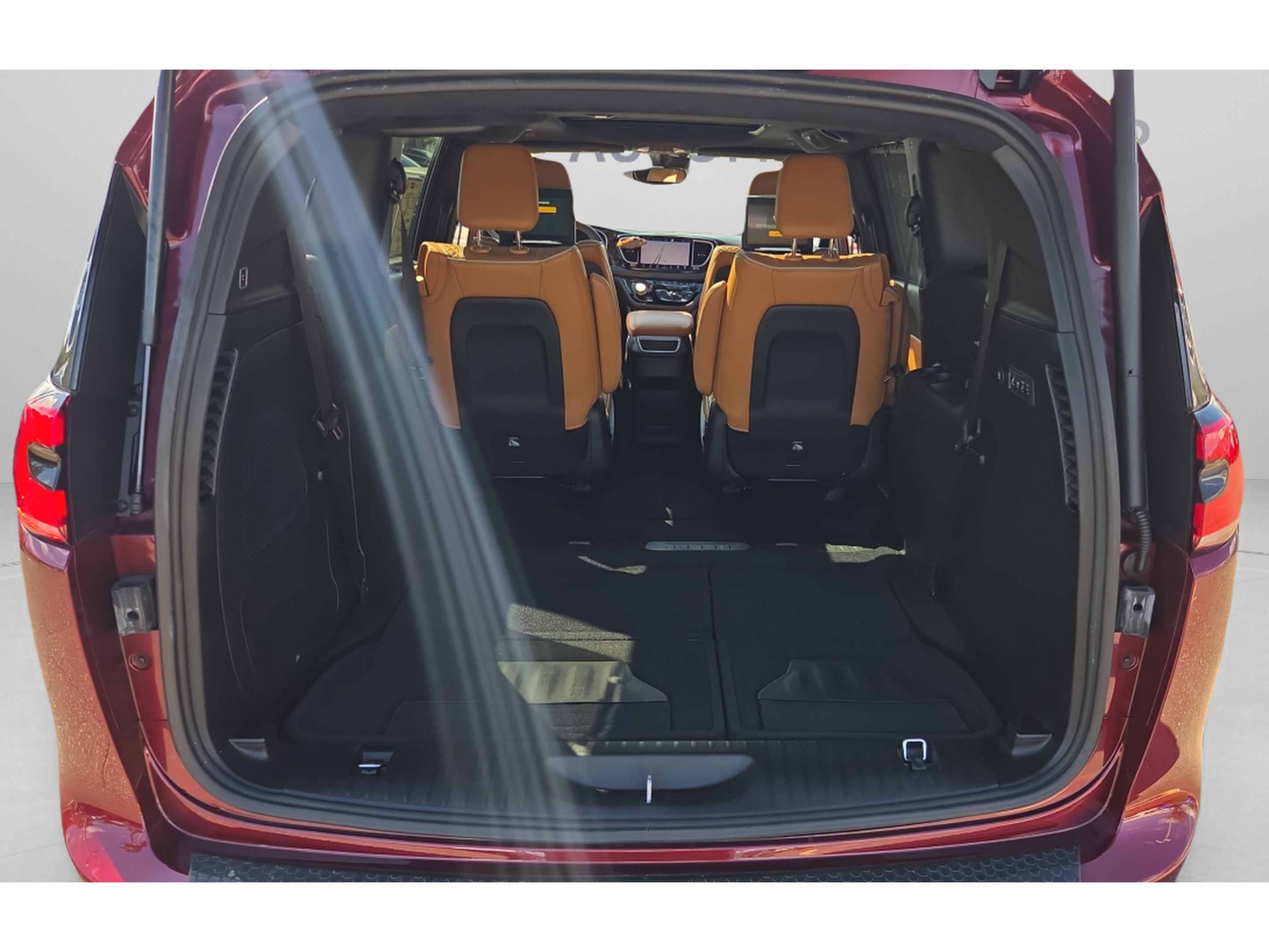Used 2022 Chrysler Pacifica Pinnacle FWD image 17