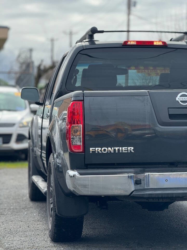 Used 2011 Nissan Frontier SL w/ Moonroof Pkg image 10