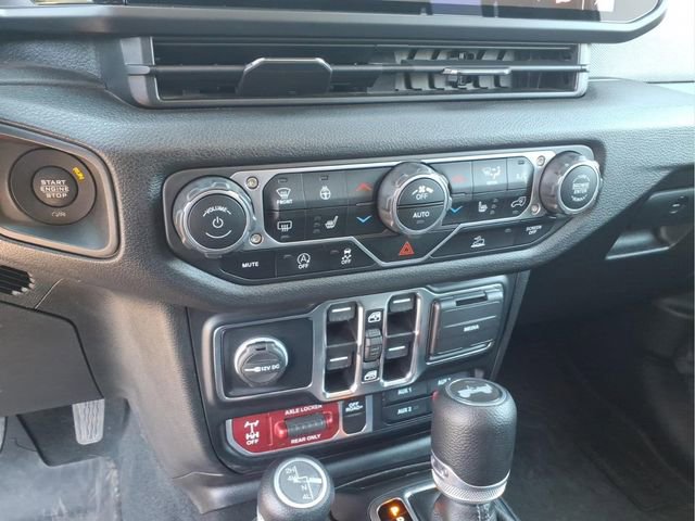 Used 2024 Jeep Wrangler Willys image 21