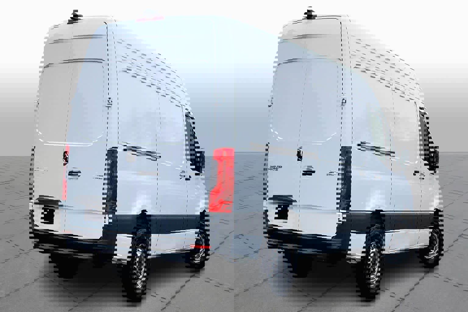 Used 2025 Mercedes-Benz Sprinter 2500 image 13