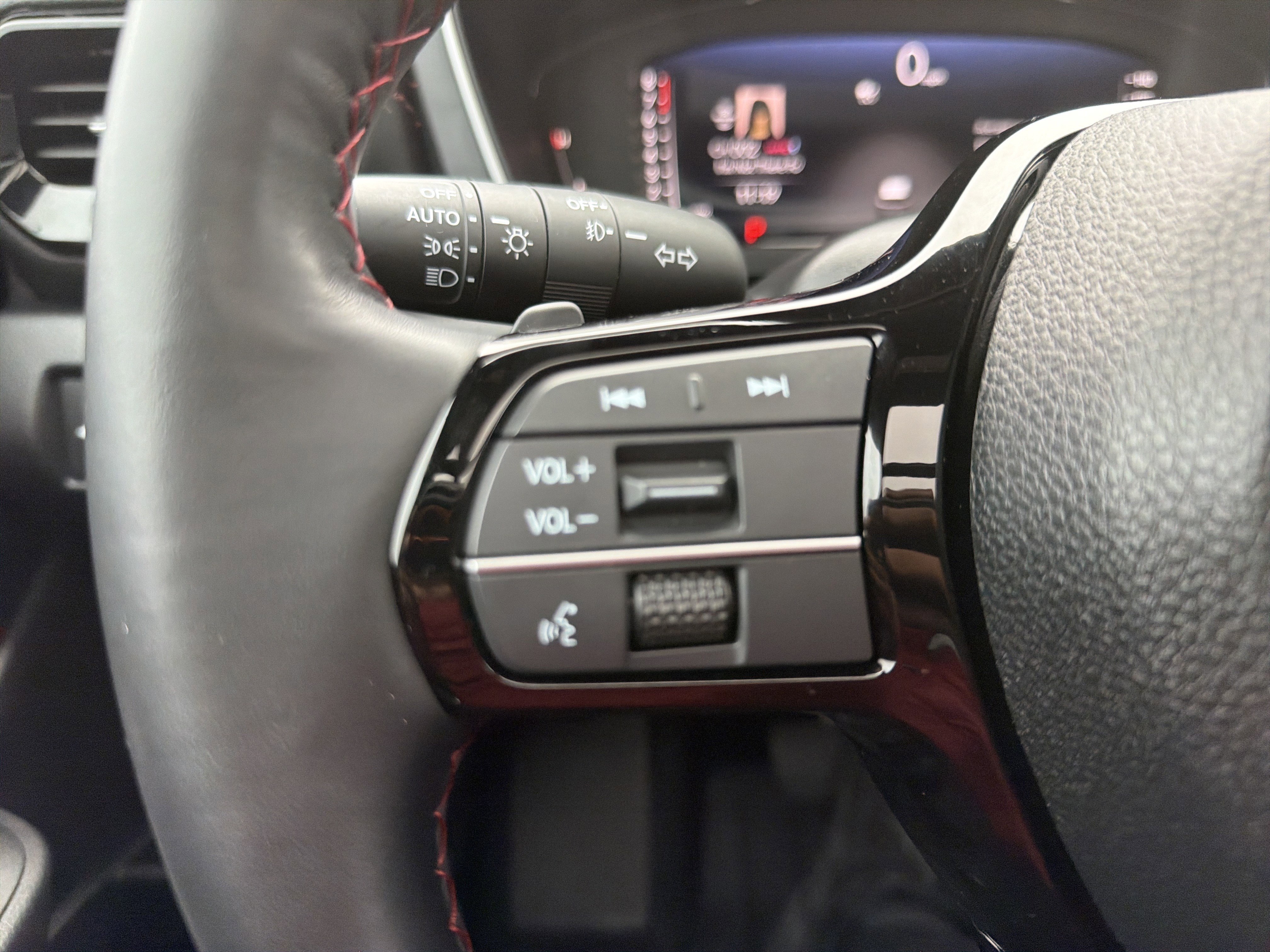 Used 2025 Honda Pilot Black Edition image 10