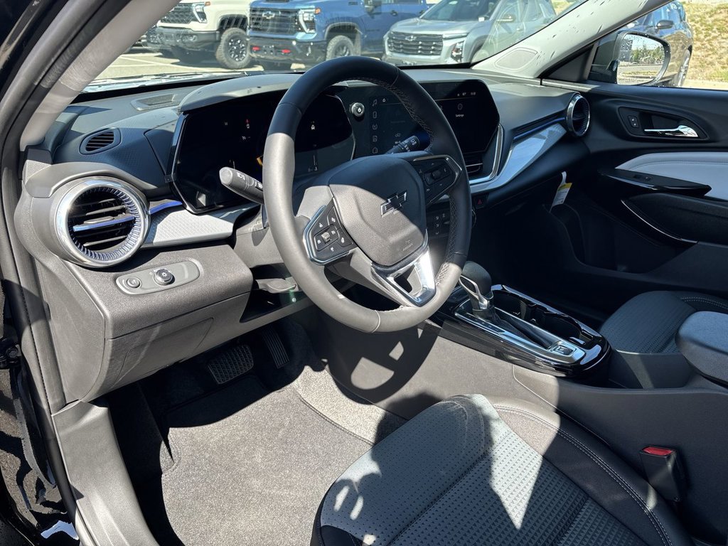 New 2026 Chevrolet Trax LT w/ Midnight Edition FWD image 12