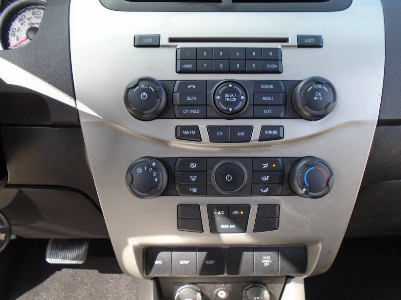 Used 2009 Ford Focus SE FWD image 14