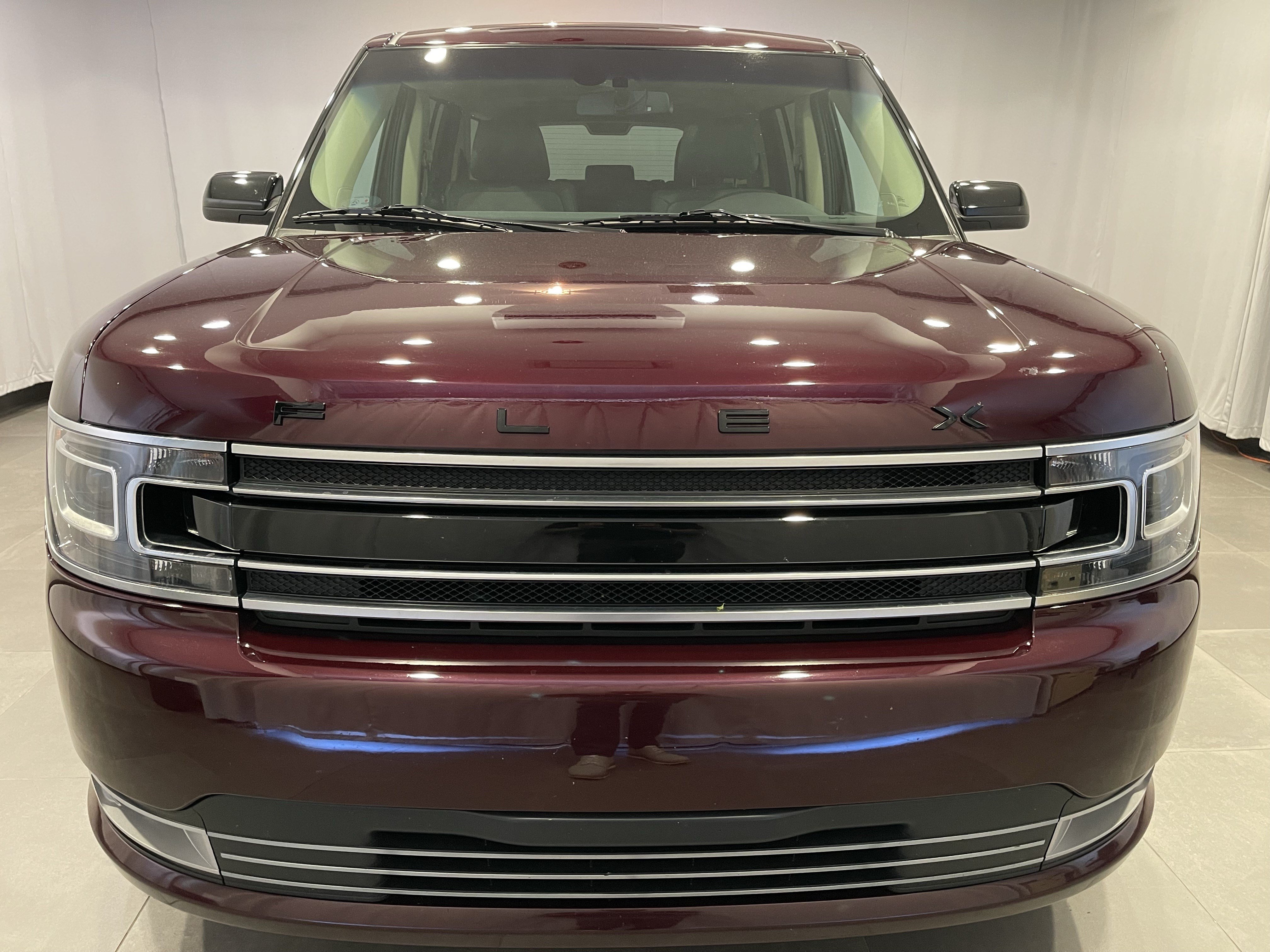 Used 2019 Ford Flex Limited w/ Equipment Group 303A AWD/4WD image 2