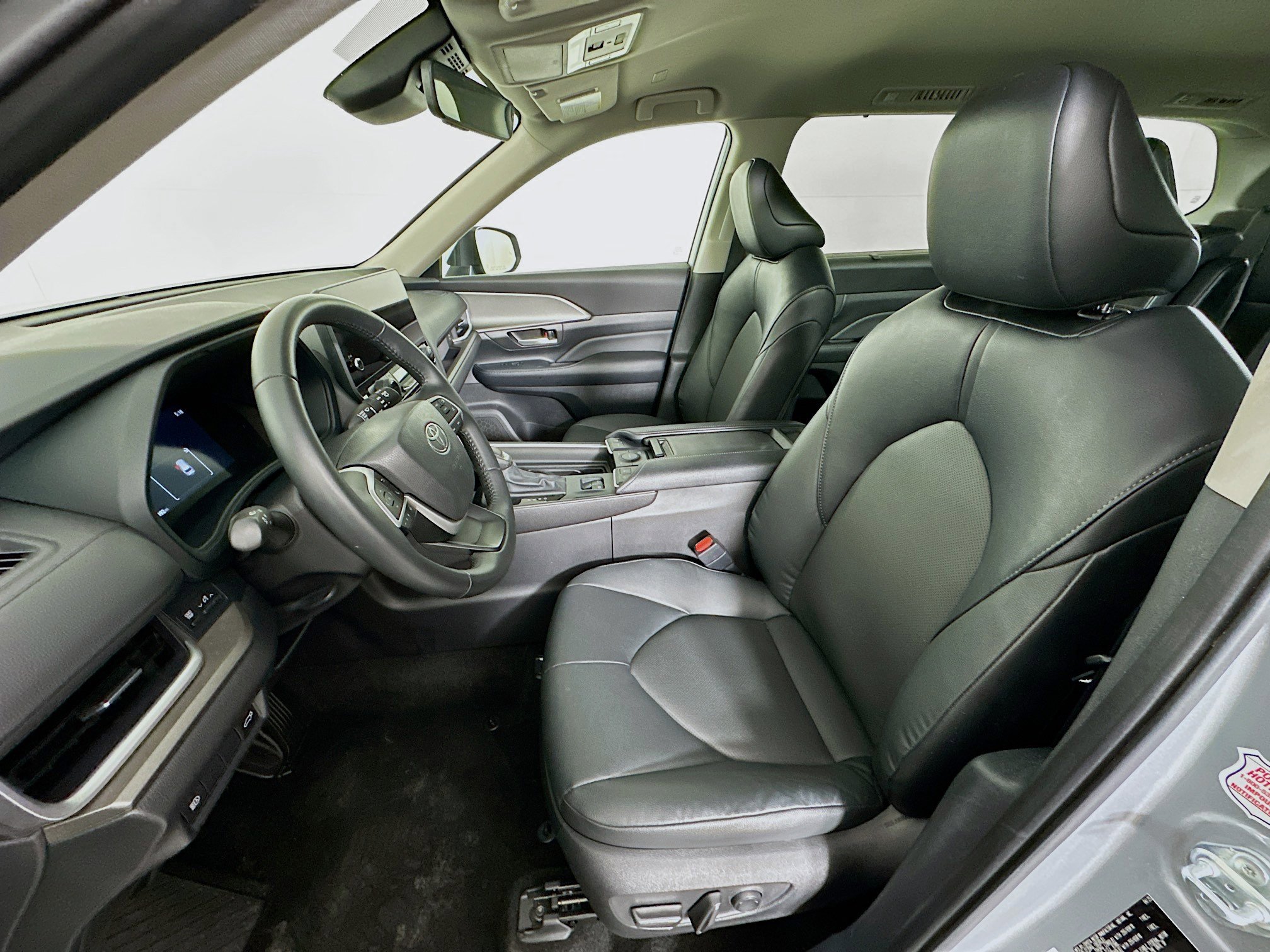 Used 2025 Toyota Grand Highlander AWD image 13